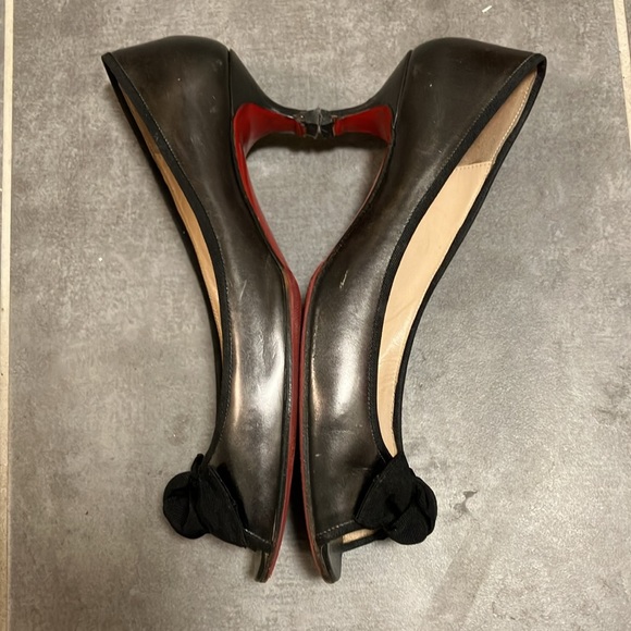 Louboutin silver shoes - Picture 3 of 5